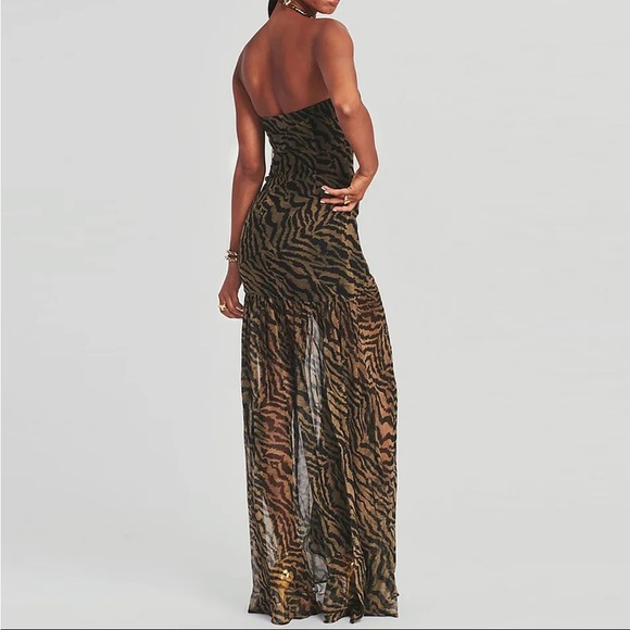 🎉Wedding guest ready tropical tiger print tube top dress with a high slit. - Picture 6 of 14